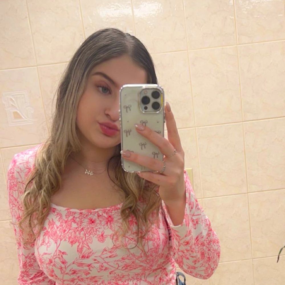 Meet your Posher, Ariana